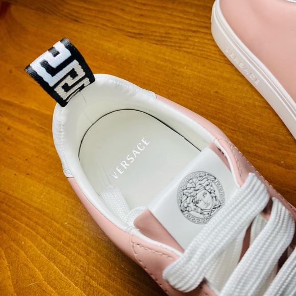 NIB! Versace Women's Blush Pink Leather Fashion Sneakers - Picture 14 of 17